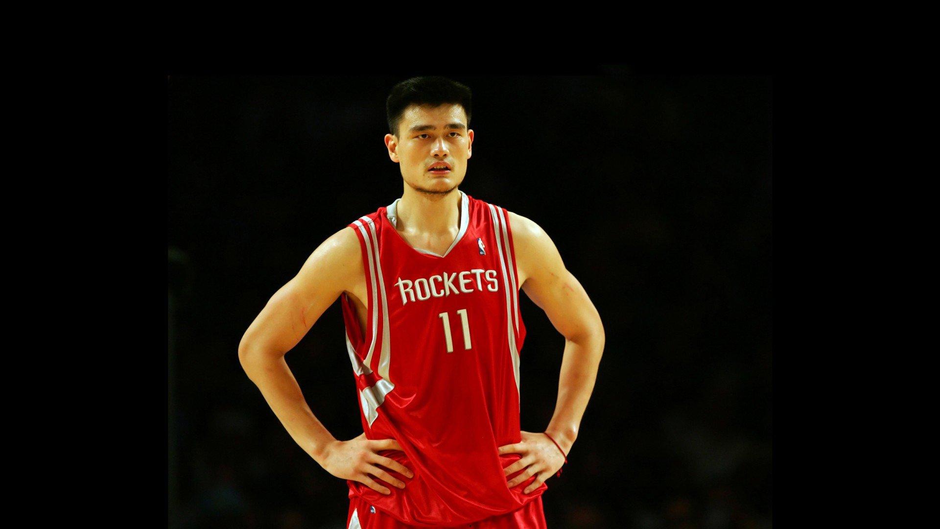 传奇谢幕！罗伊斯与克罗斯赛后深情相拥 两大巨星上演俱乐部最后