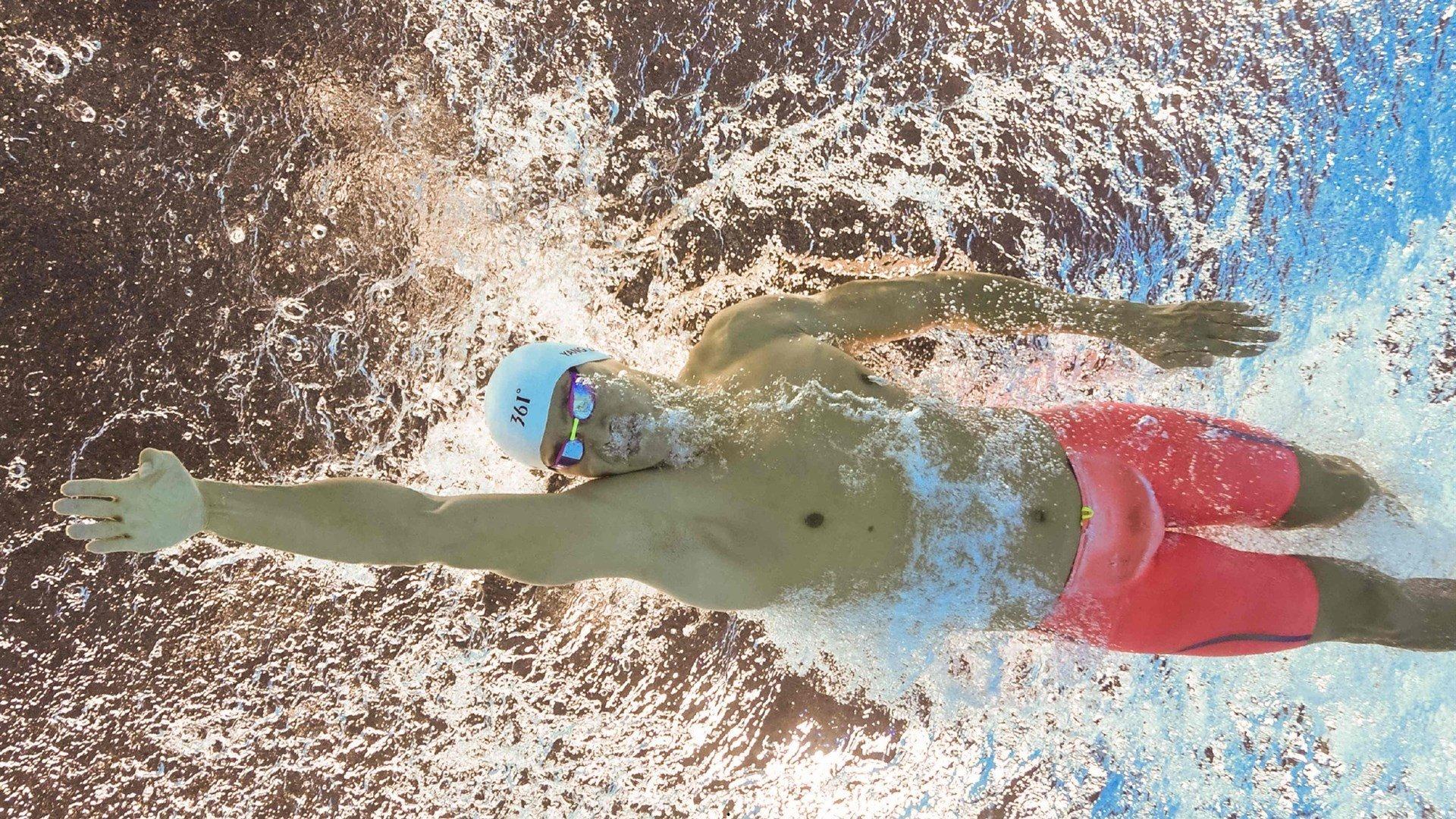 门将离奇失误葬送好局！奥纳纳扑到却漏球致曼联痛失关键胜利