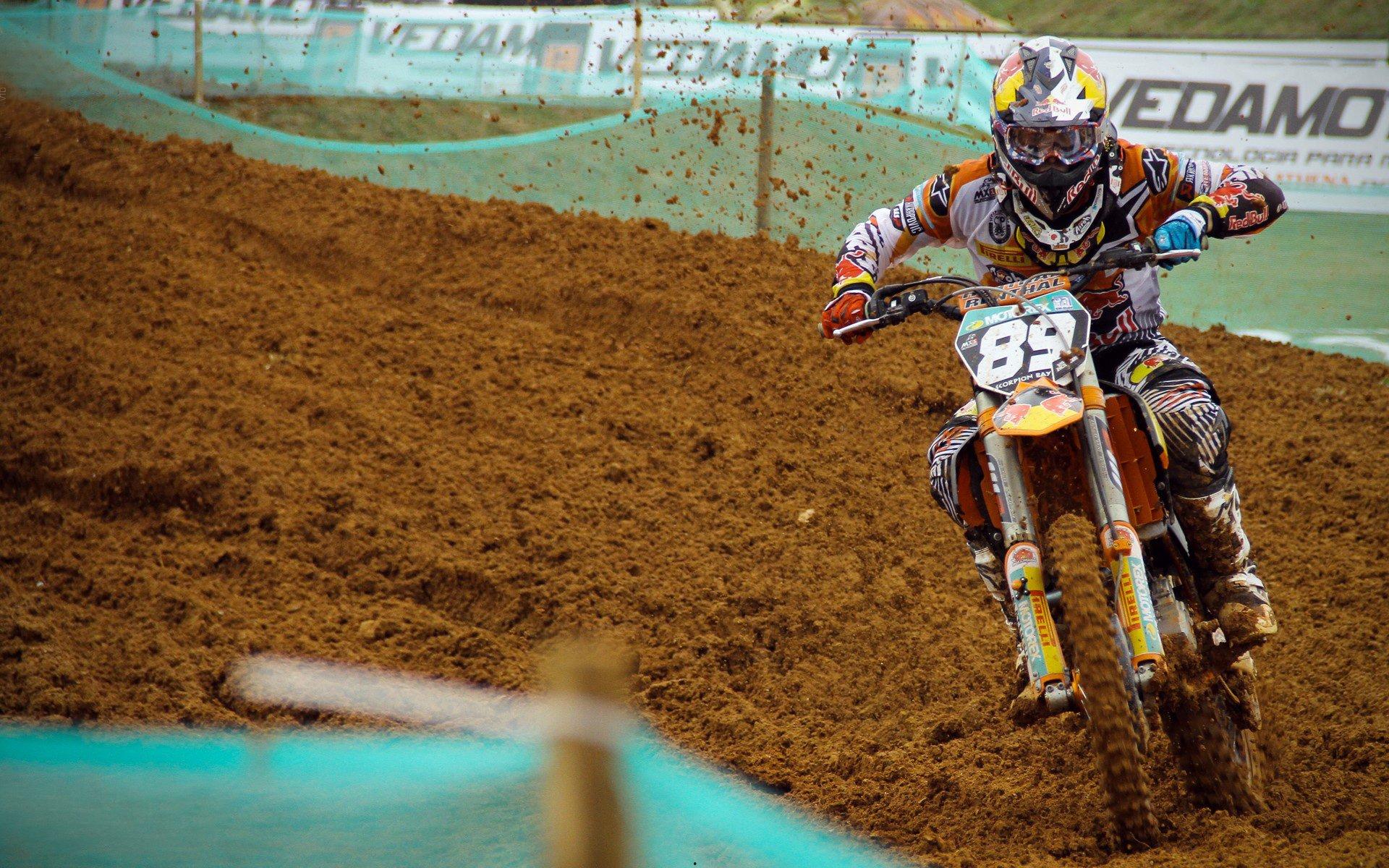 掘金逆转马刺时隔十年重返次轮 德罗赞黯然离场难掩失落