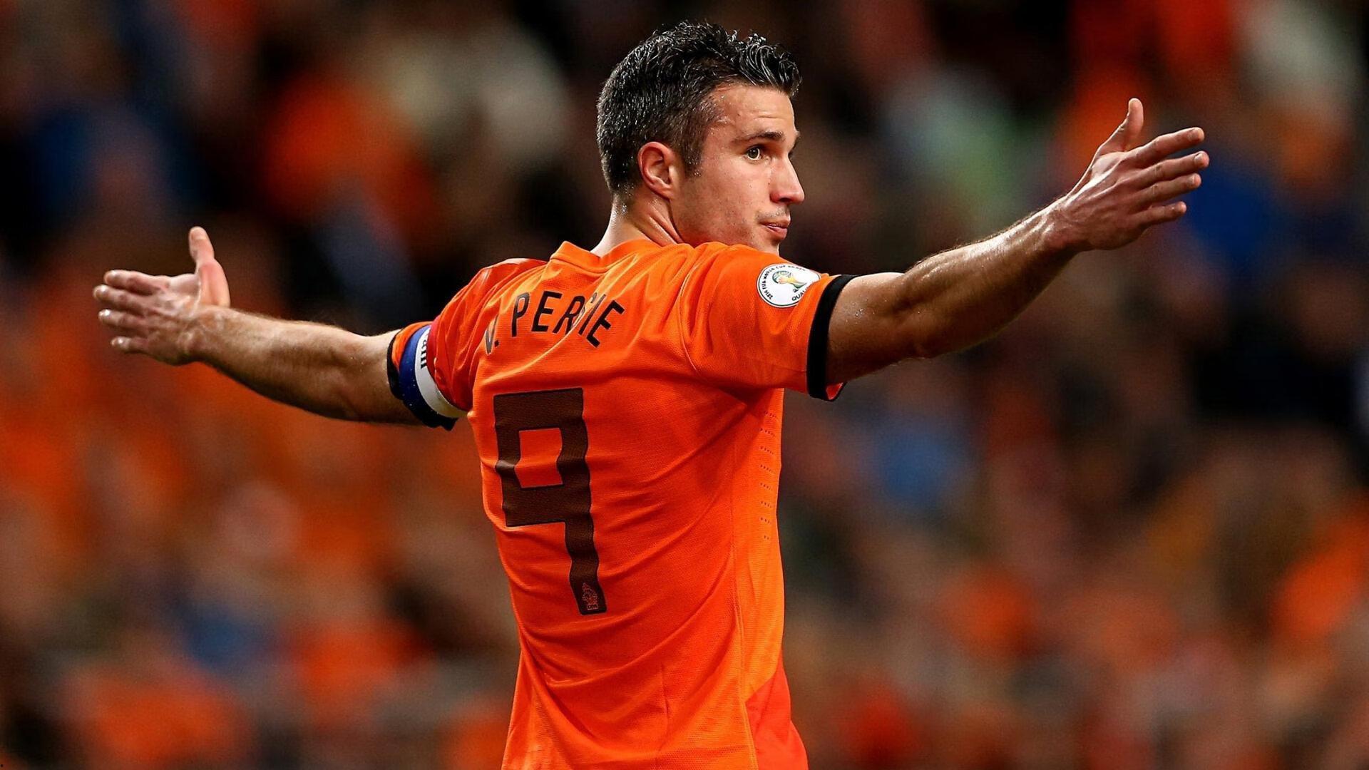 国青热身约战全北现代 万厚良重返故地盛赞老东家人才辈出